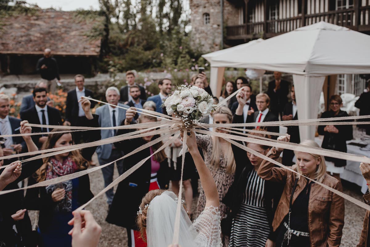 Jeu du bouquet et des rubans