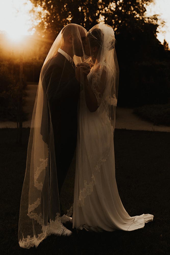 Mariage romantique golden hour