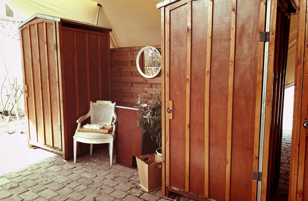 Cabines toilettes en bois