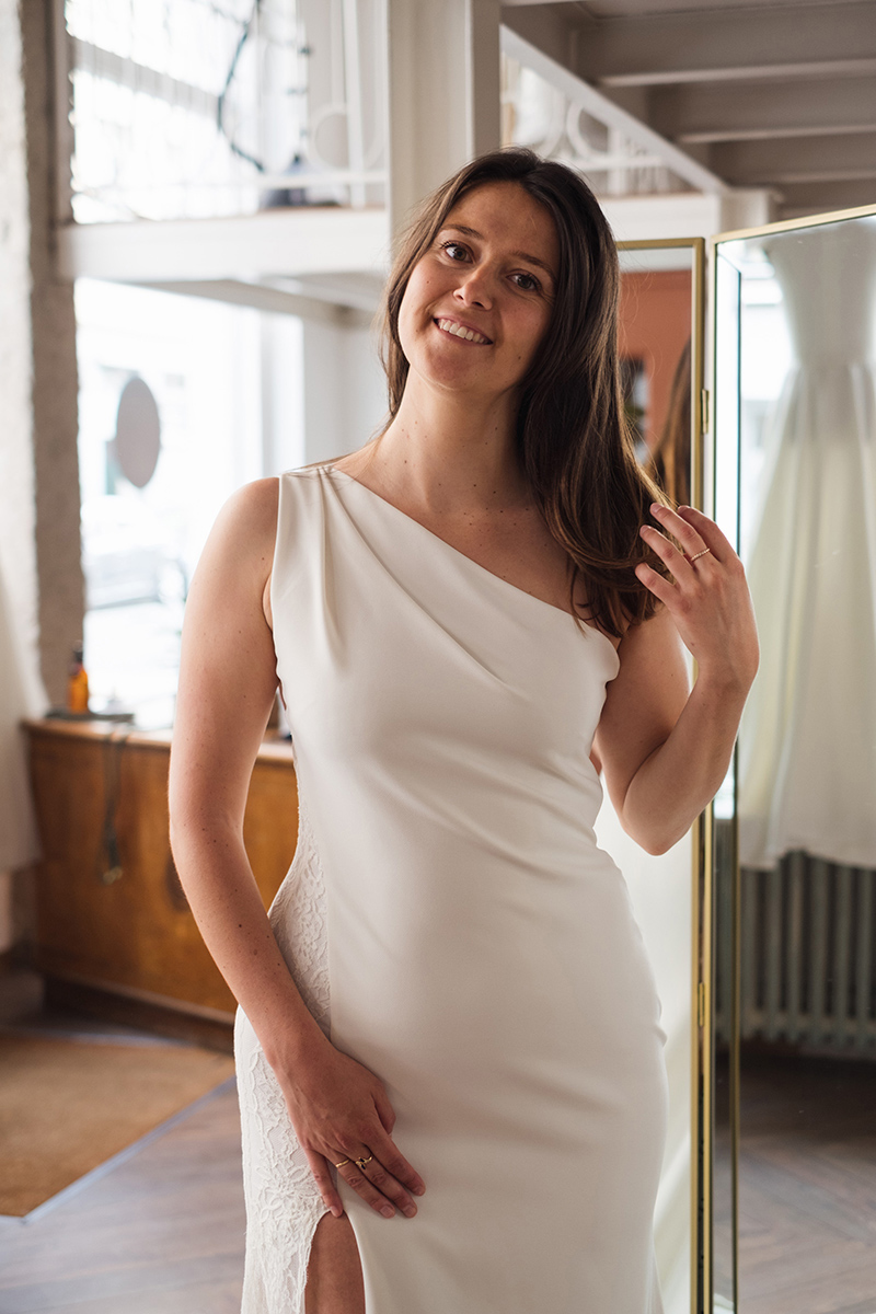 Robe de mariée asymétrique