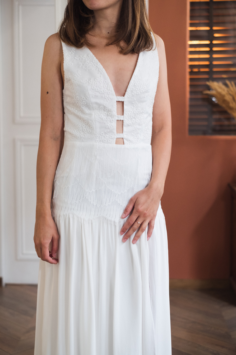 Buste en tulle brodé avec une décolleté plongeant