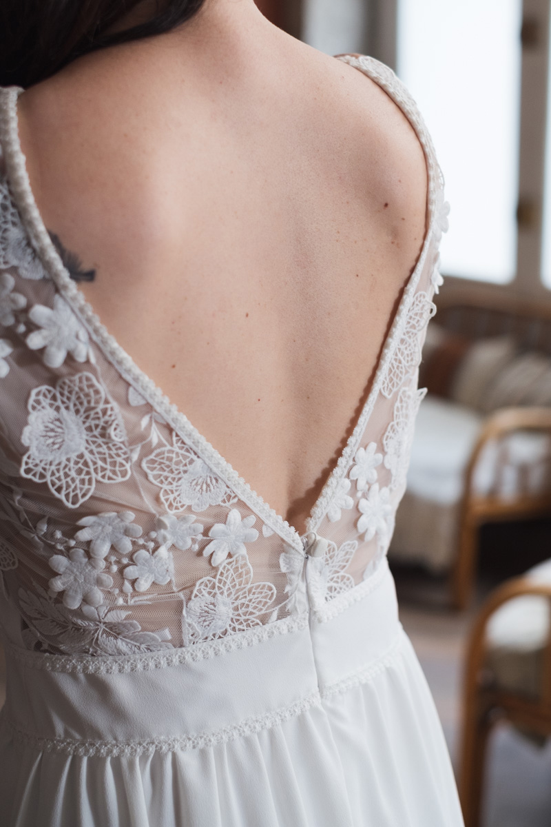 Dos nu en tulle brodé de fleurs
