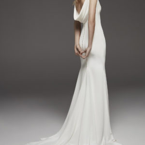 Robe de mariée d'occasion avec une longue traîne
