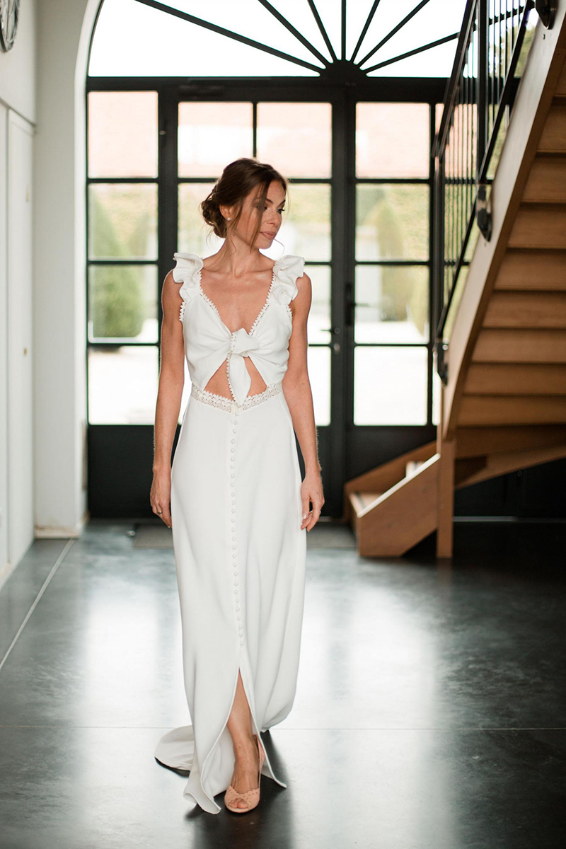 Robe de mariée longue avec une fente