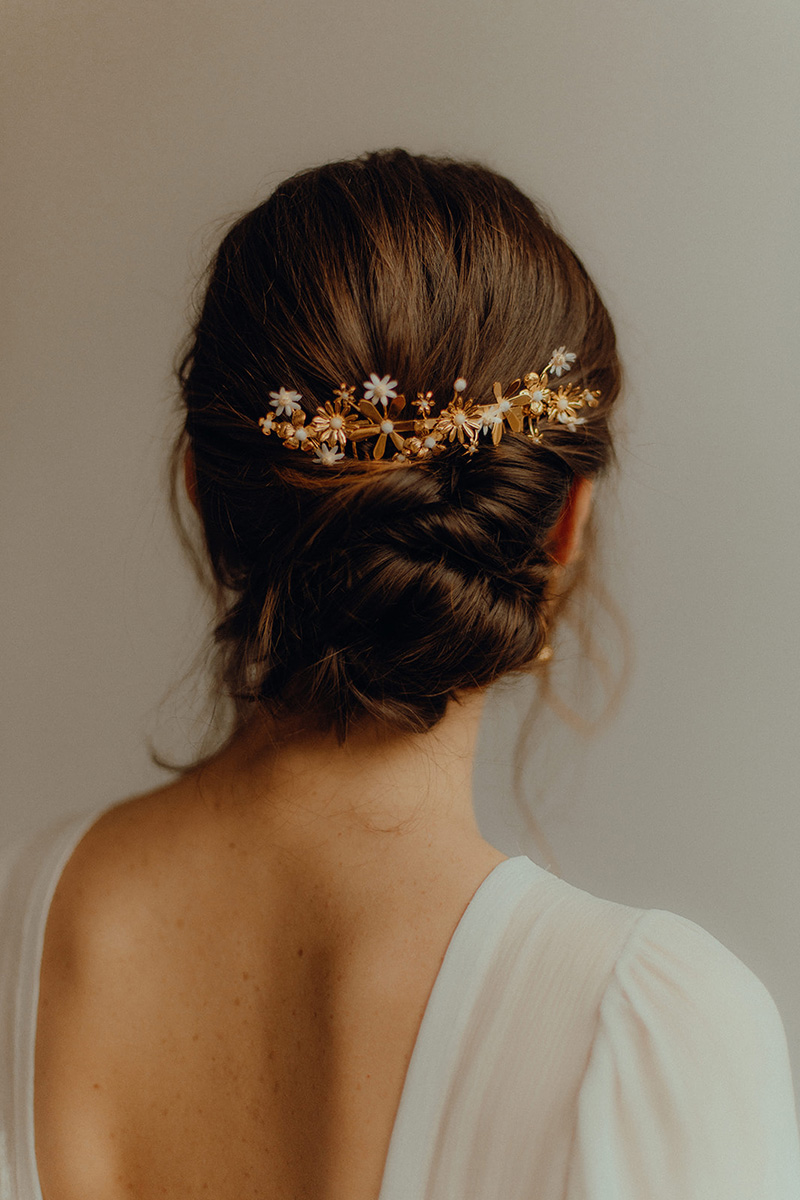 Peigne doré pour chignon bas