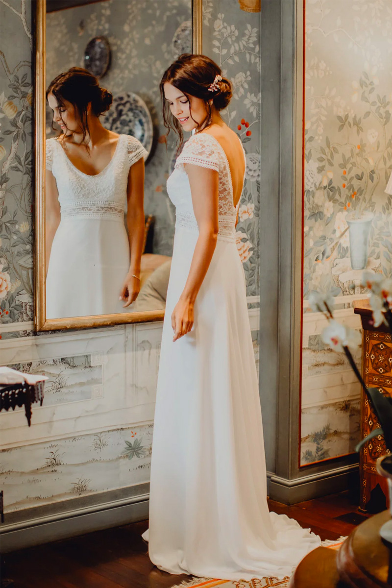 Robe longue, cintrée et fluide