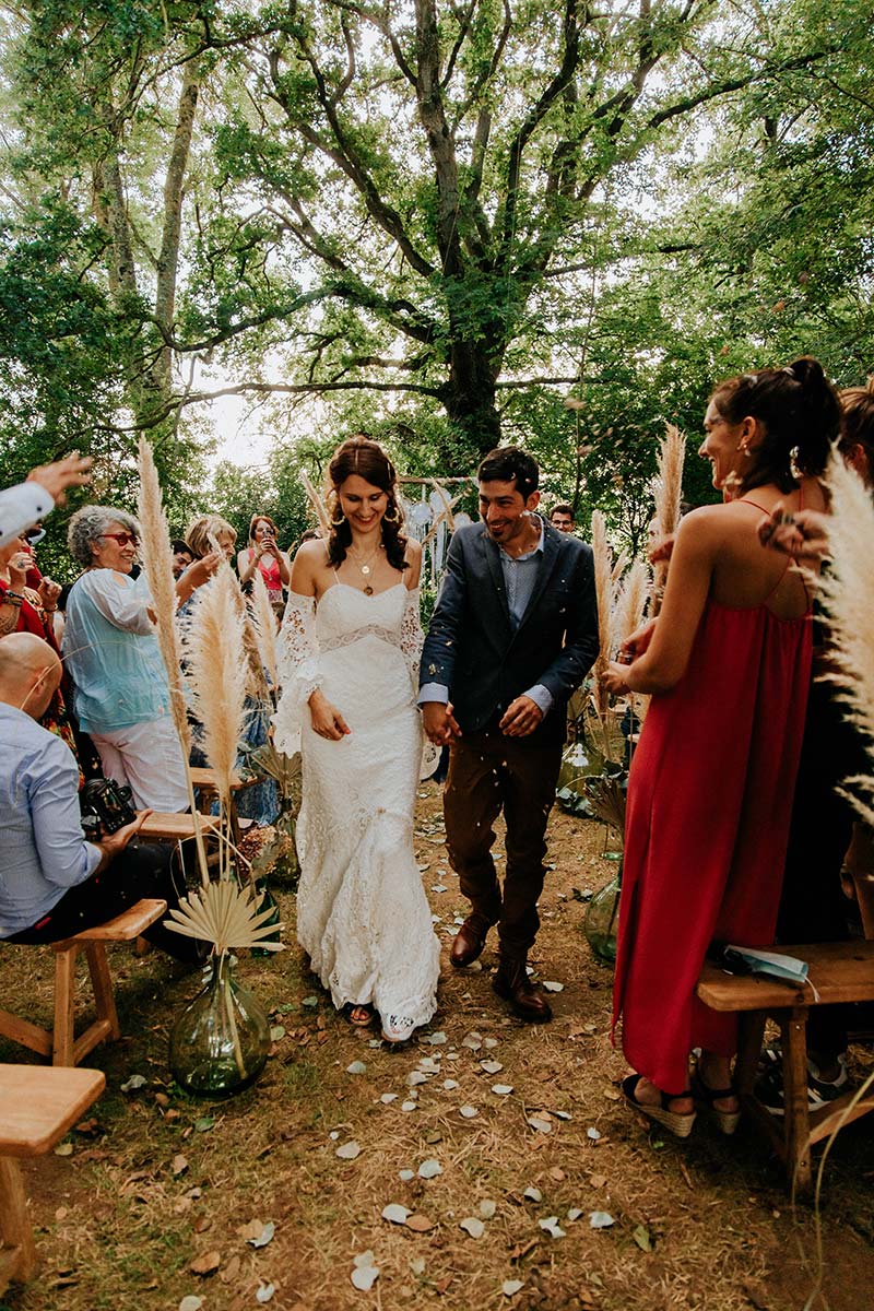 Robe de mariée manches courtes et dos nu