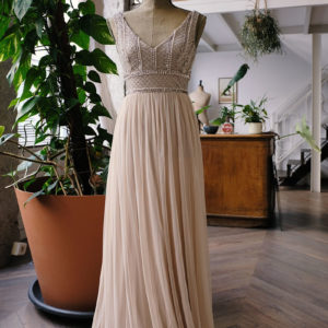 Robe cocktail nude à sequins