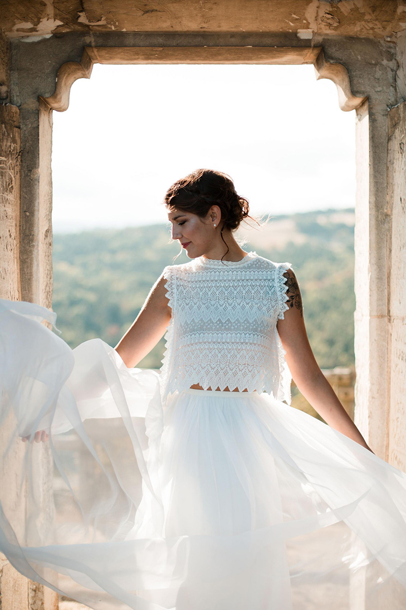 Crop top en dentelle géométrique