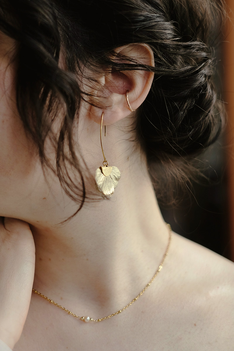 Boucles pétales dorées
