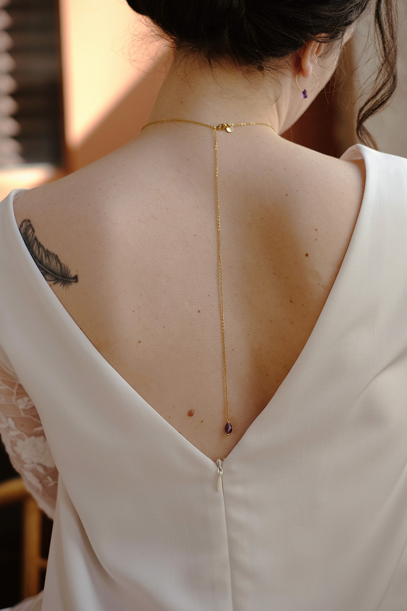 Collier de dos pour mariée