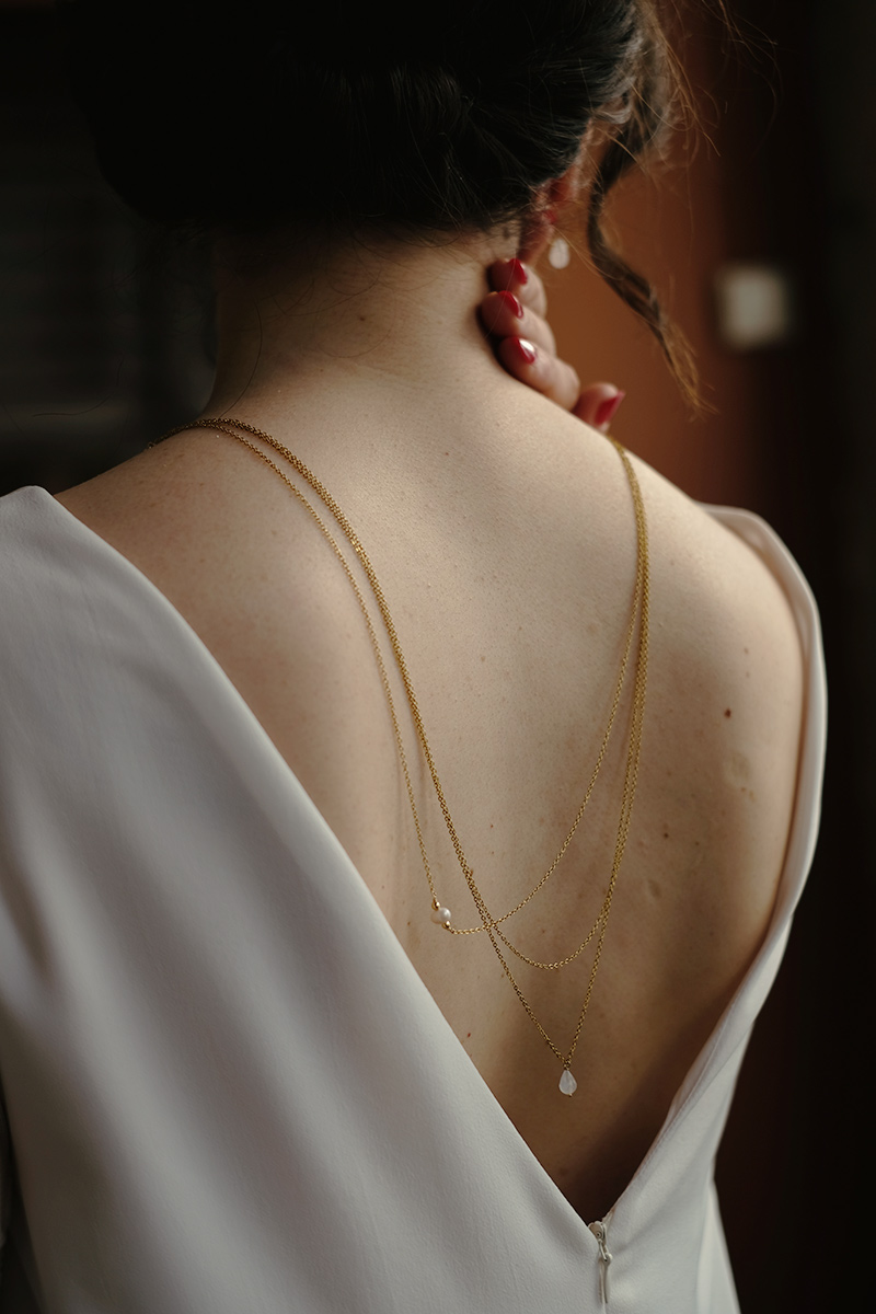 Collier de dos de mariée réversible