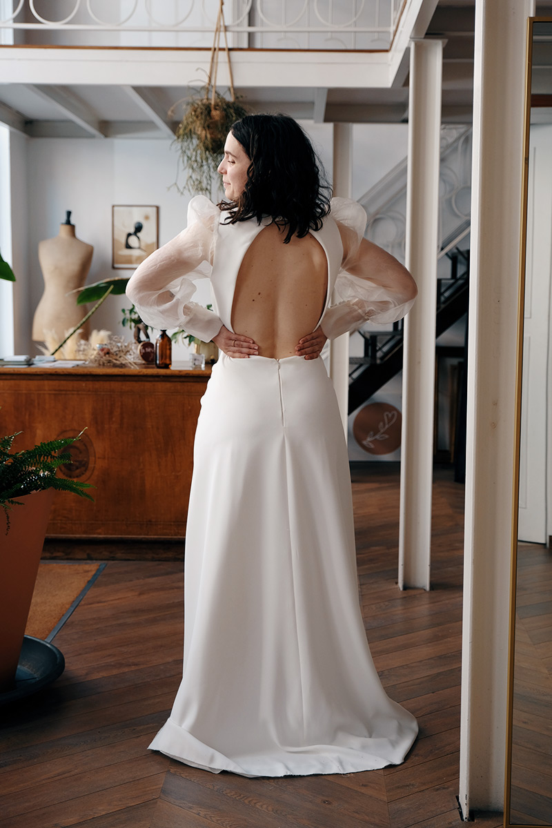 Robe de mariée fendue et dos ouvert
