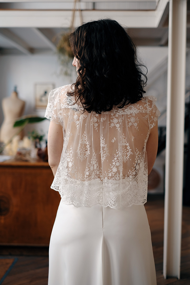 Crop top en dentelle de Calais