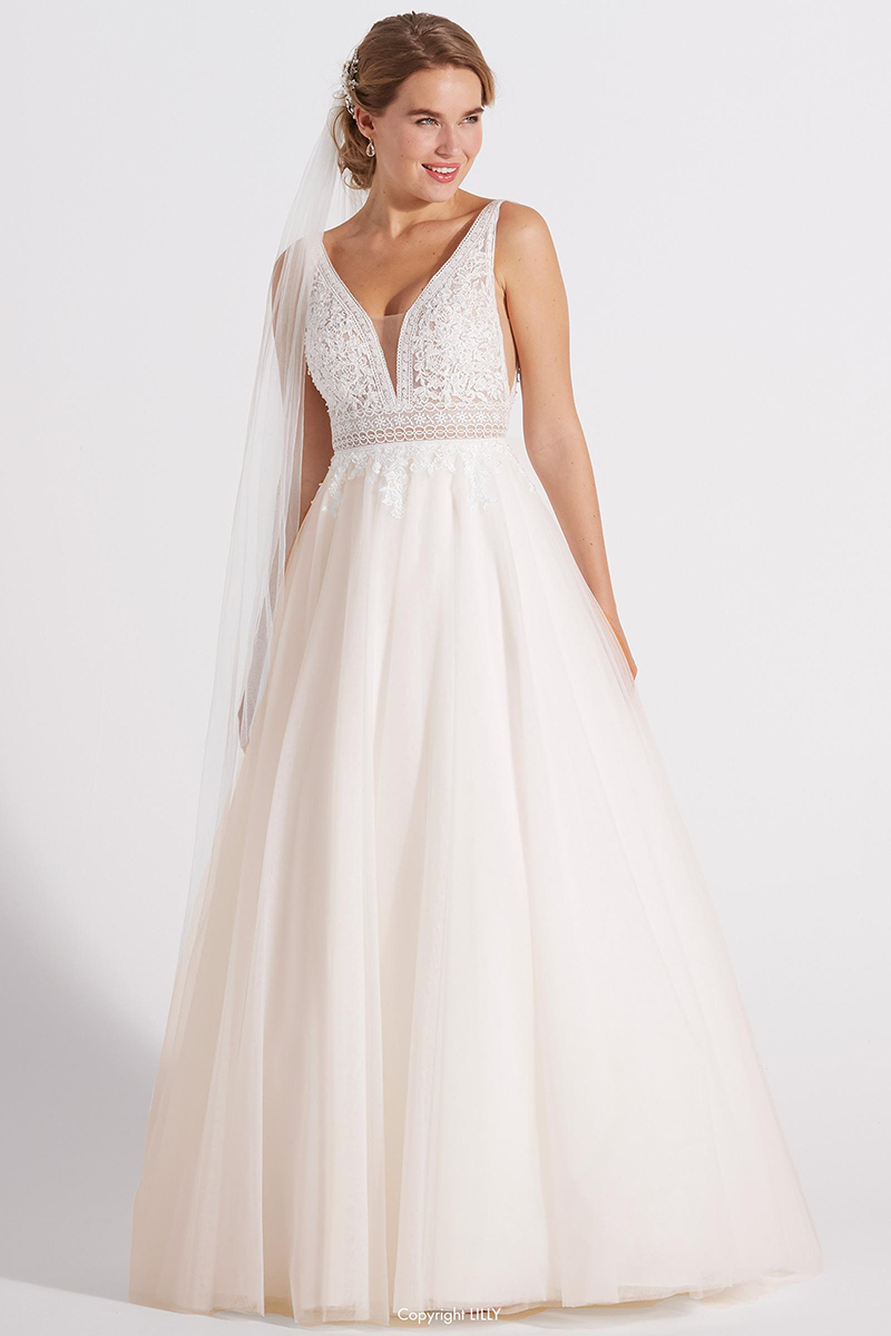 Robe longue avec un joli décolleté