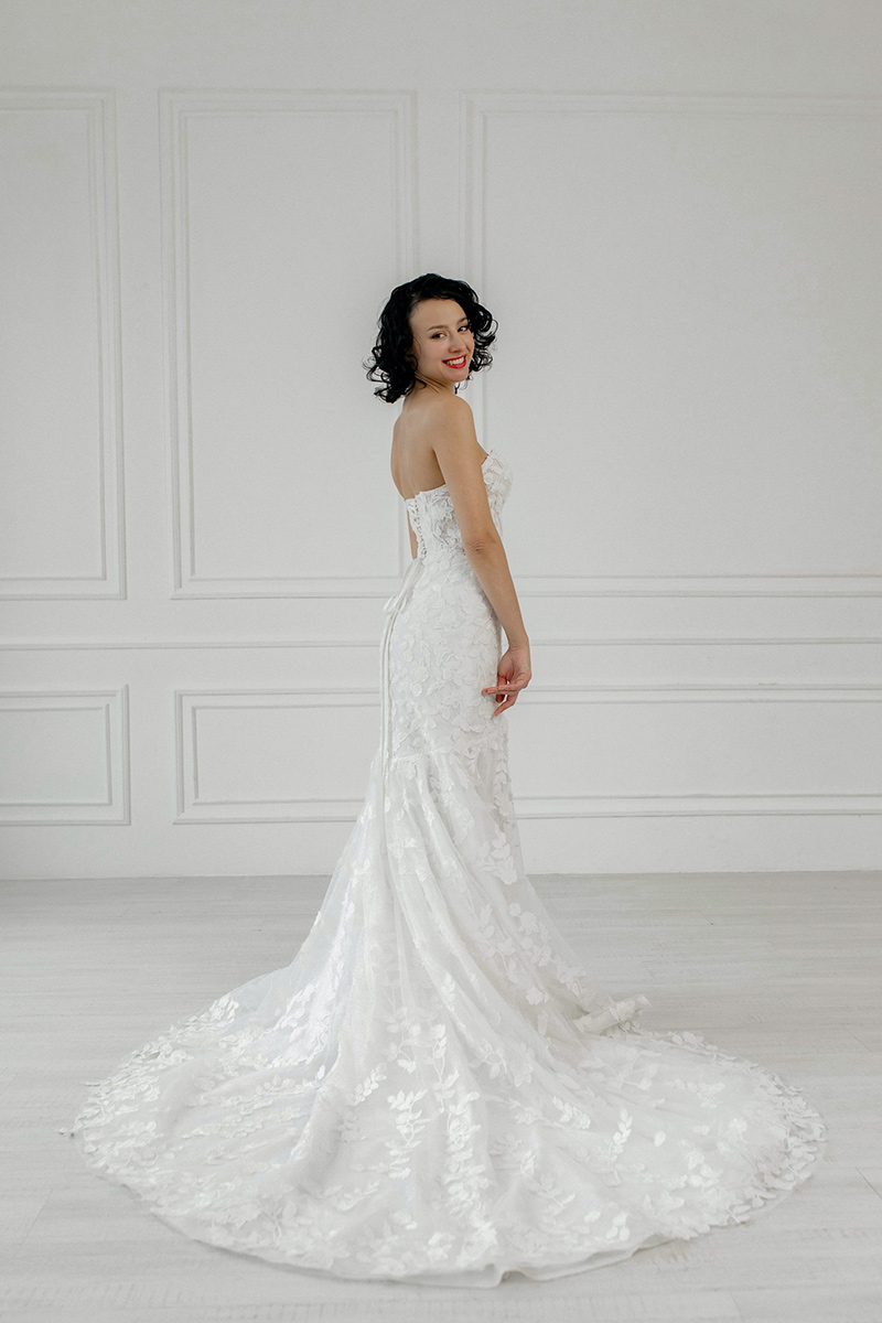 Robe longue avec dentelle florale