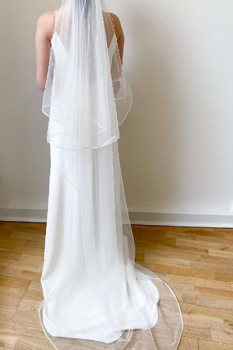 Voile avec de la dentelle de Calais