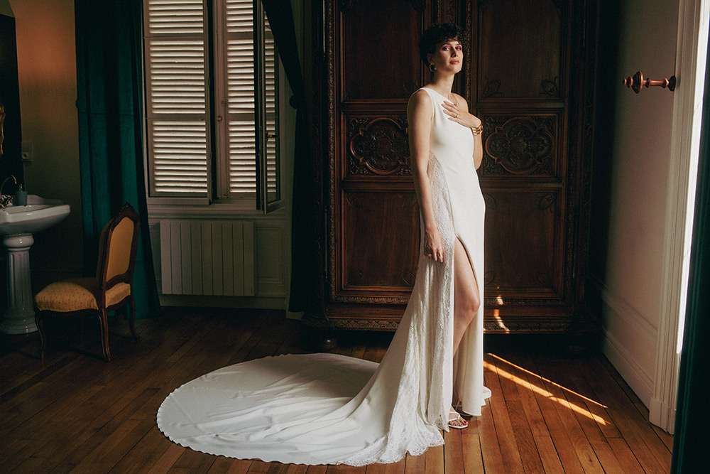 Robe de mariée fendue