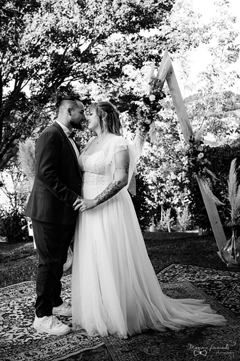 Robe longue intemporelle de mariée pour un mariage boho chic