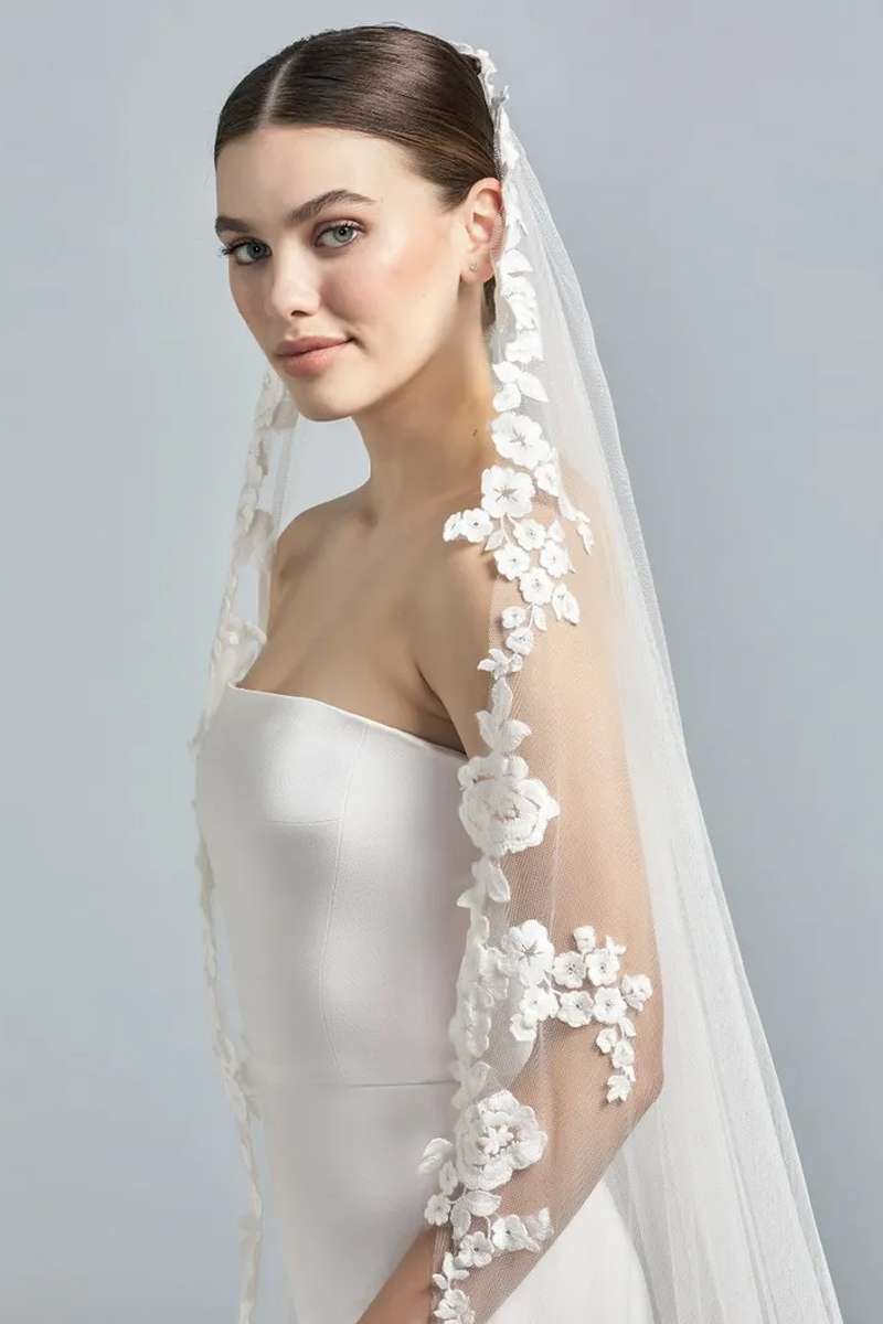 Voile de mariée à broderie fleurie