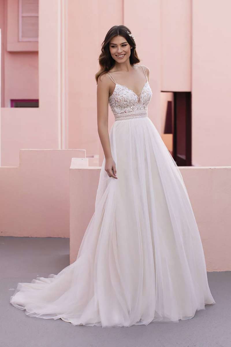 Robe de mariée à la coupe évasée, style princesse
