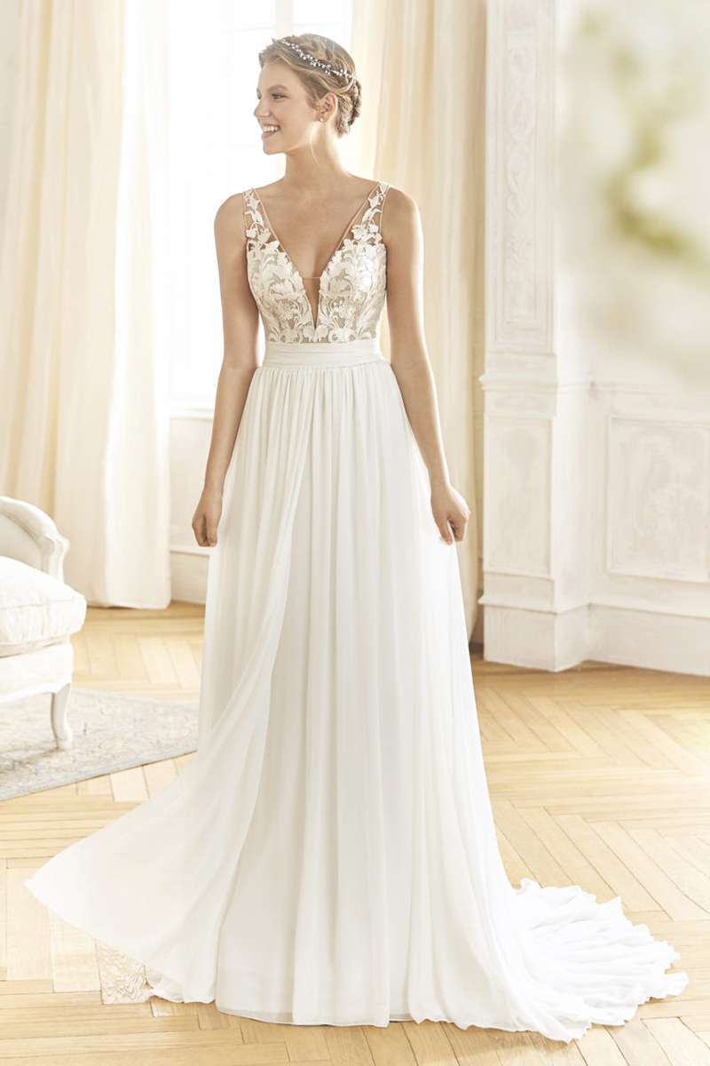 Robe de cérémonie avec une jupe plissée