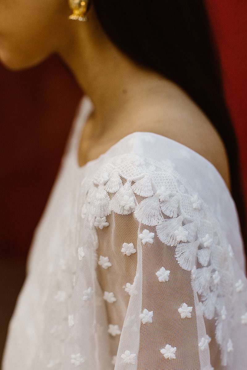 Tulle brodé de fleurs