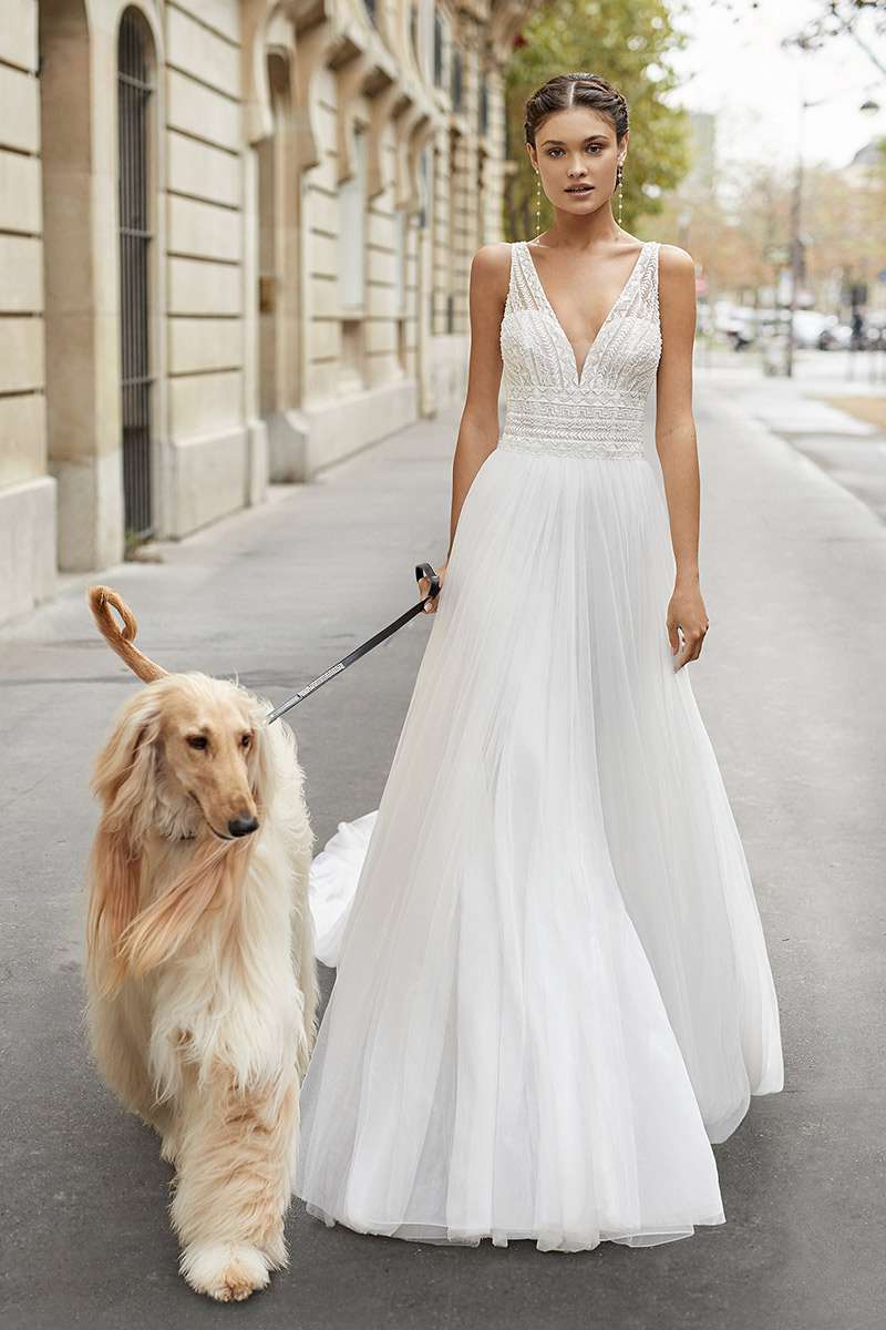 Buste romantique en dentelle transparente