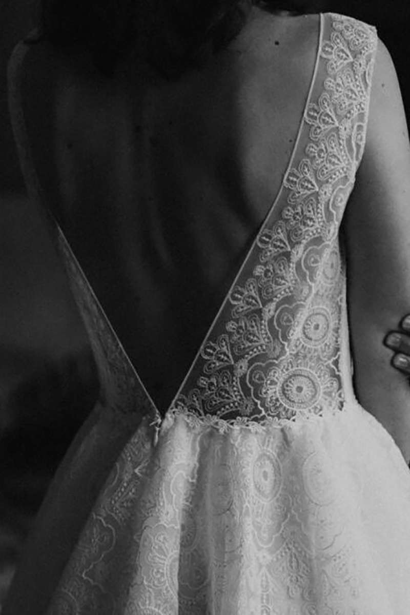 Dos nu en dentelle