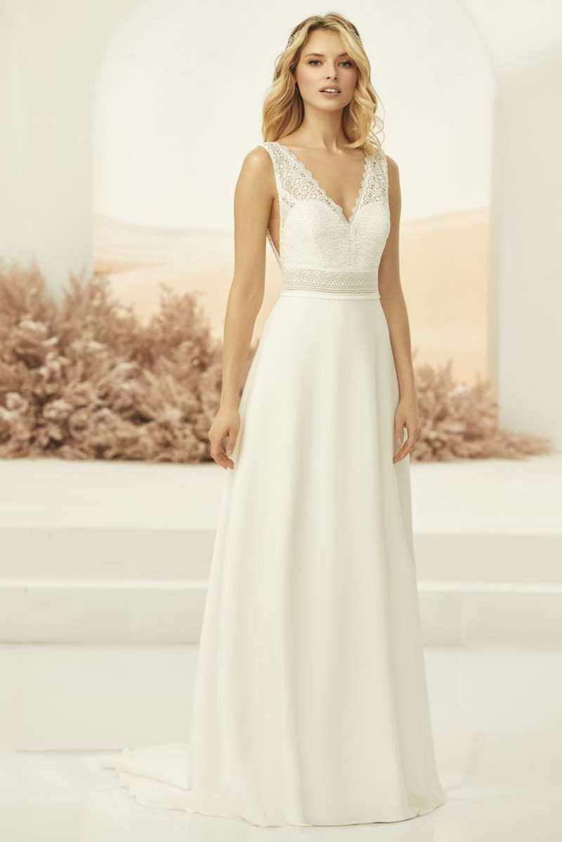 Robe de mariée dos nu en V