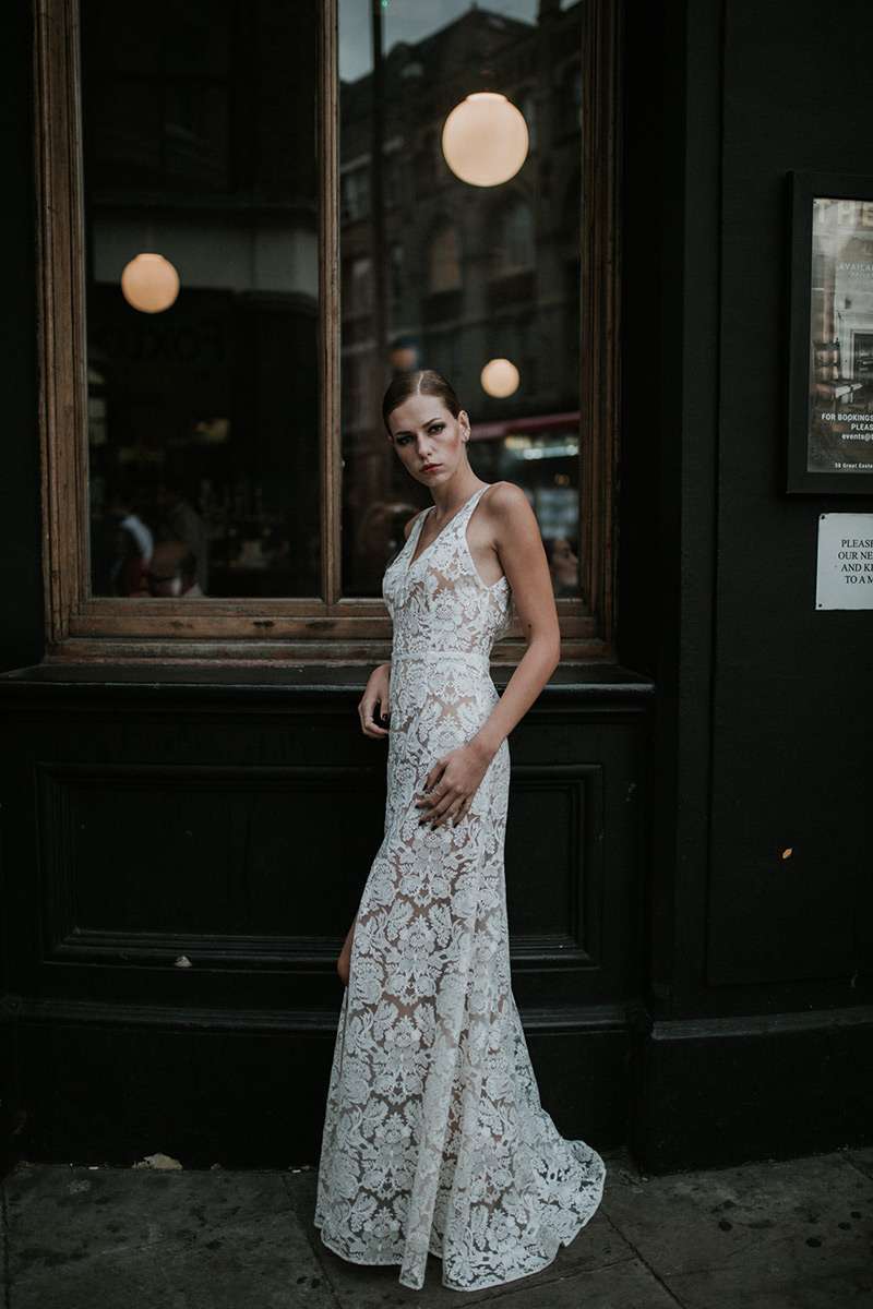Robe sans manche en dentelle