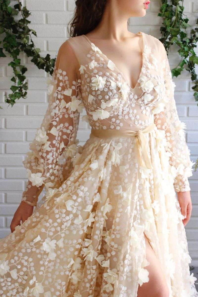 Décolleté V et manches longues