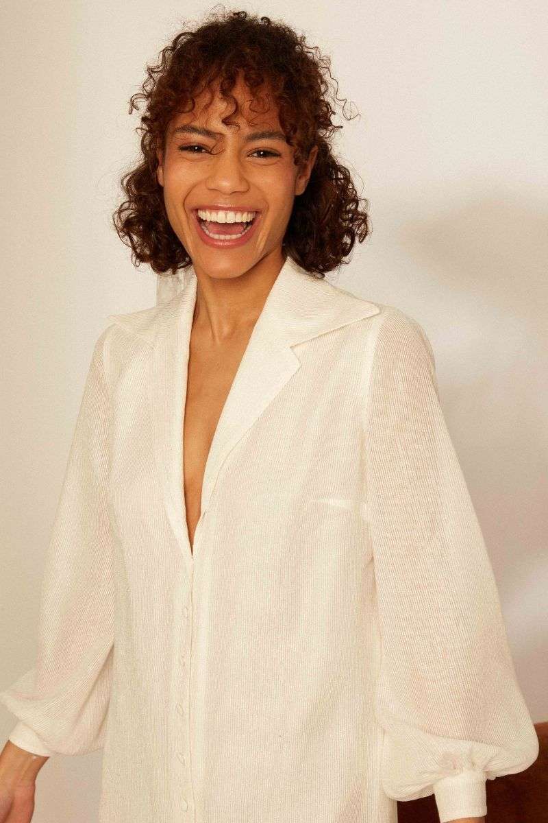 Robe courte et manches longues