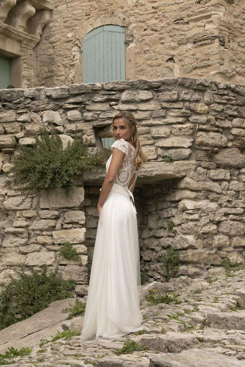 Robe de mariée en tulle fluide bohème