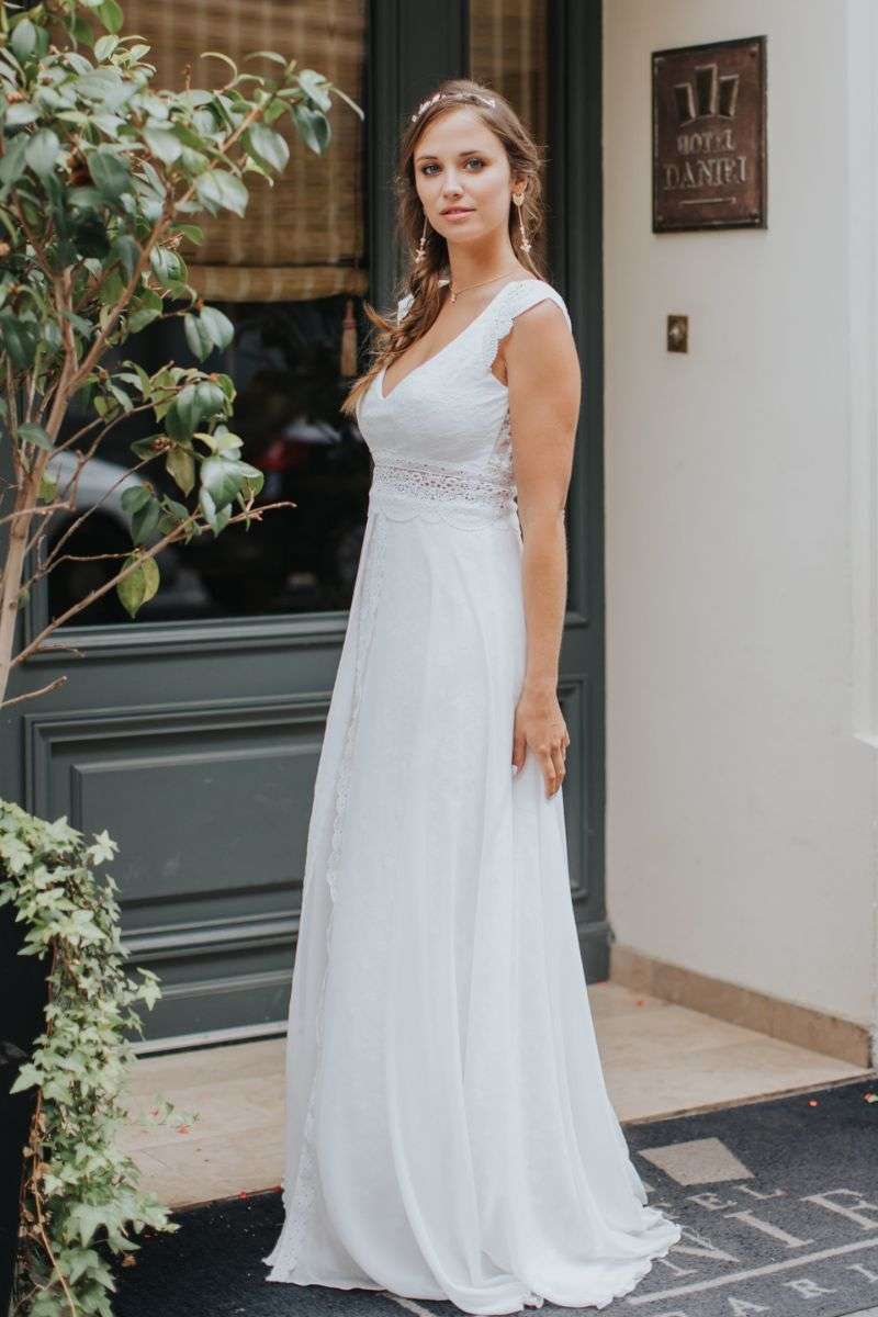 Décolleté V et taille haute
