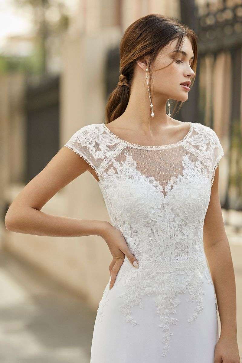 Col bateau en tulle plumetis et dentelle