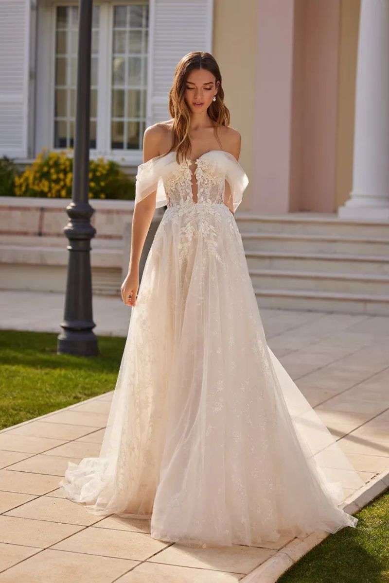 Robe princesse avec décolleté